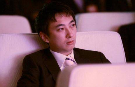 
甩了王思聪 跟蔡徐坤恋爱 不分场所撩汉 这个98年小花情商低？【星空官网登录】(图4)