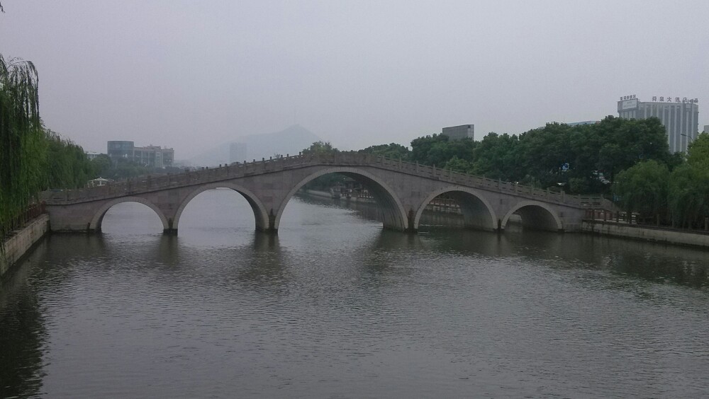 星空体育官网：装修刮大白注意事项有哪些？(图2)